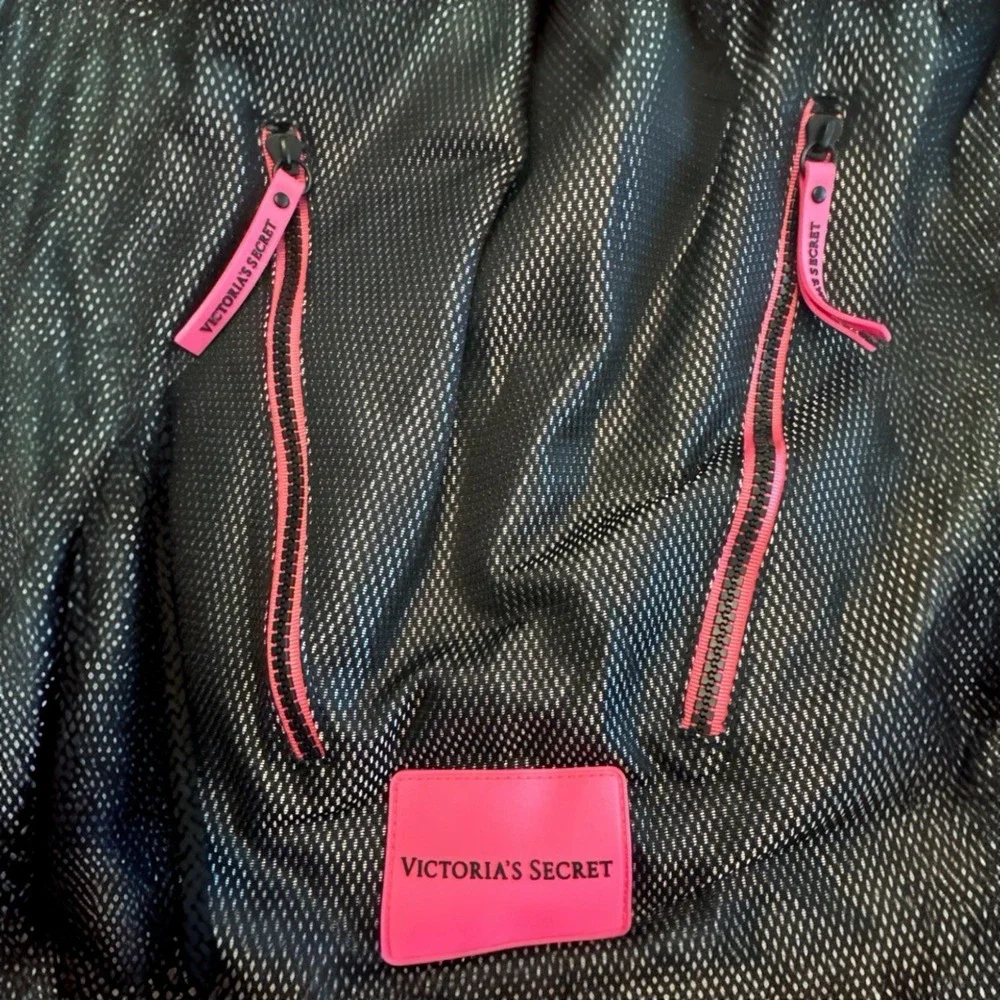 Victoria's Secret Limited Edition 2015 Drawstring‎ Sporty Logo Backpack Tote - Picture 3 of 5